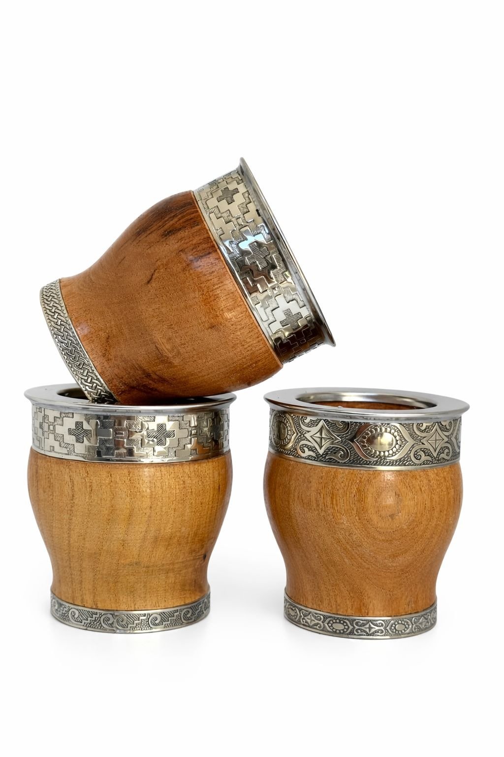Mates artesanales personalizados en cuero y alpaca